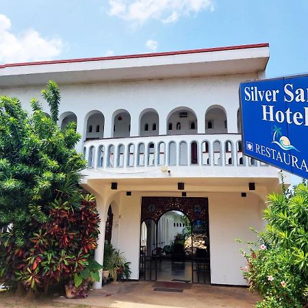 Hotel Silver Sands Негомбо Екстер'єр фото