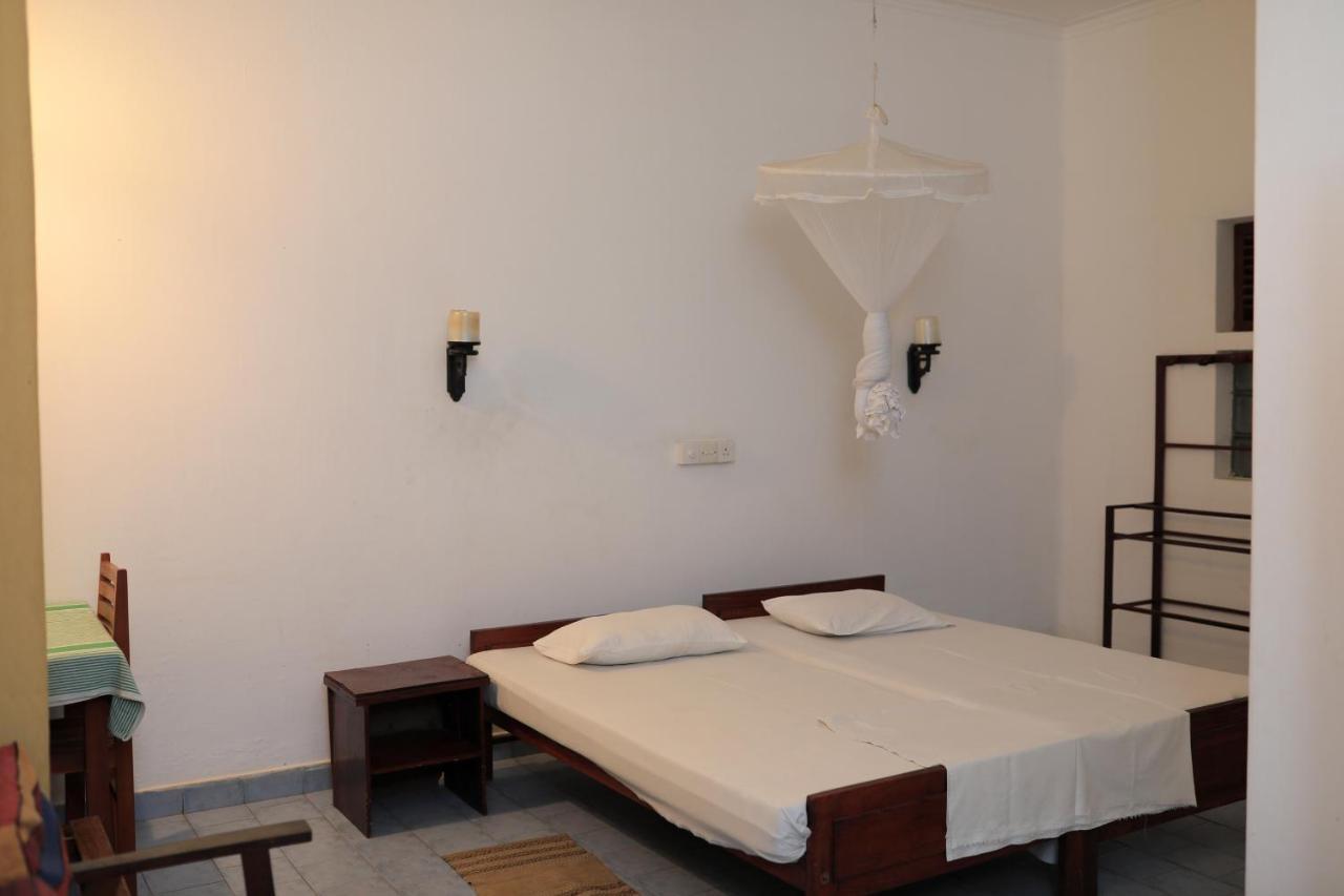 Hotel Silver Sands Негомбо Екстер'єр фото