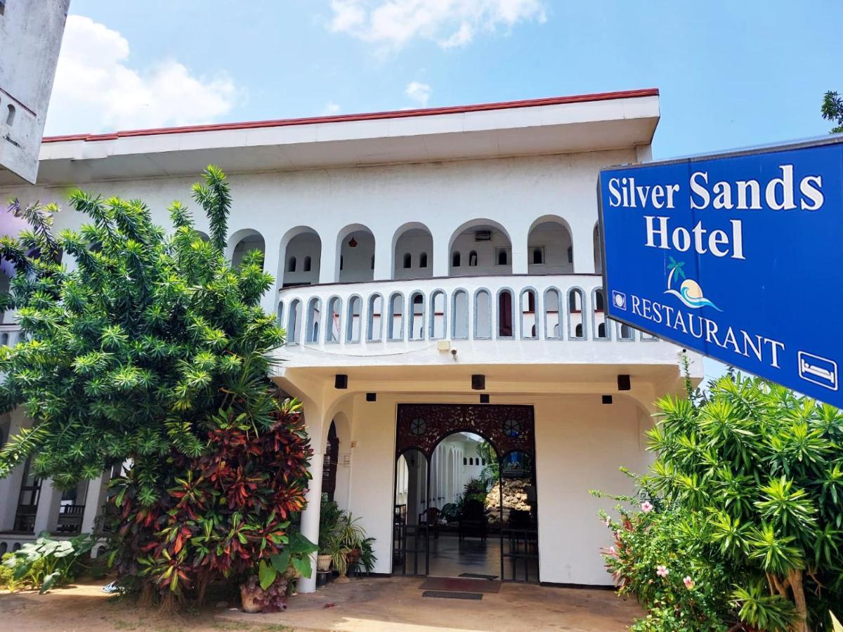 Hotel Silver Sands Негомбо Екстер'єр фото